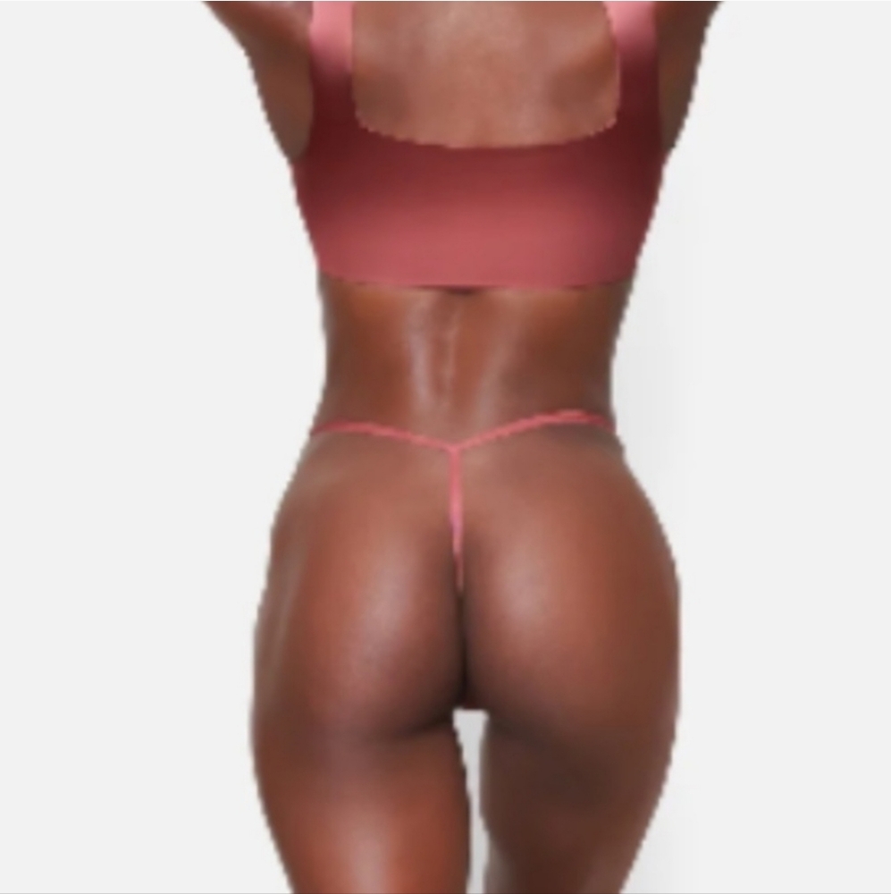 NWT SKIMS LIMITED EDITION T-String Thong Panties Berry Satin 2X - Picture 4 of 4